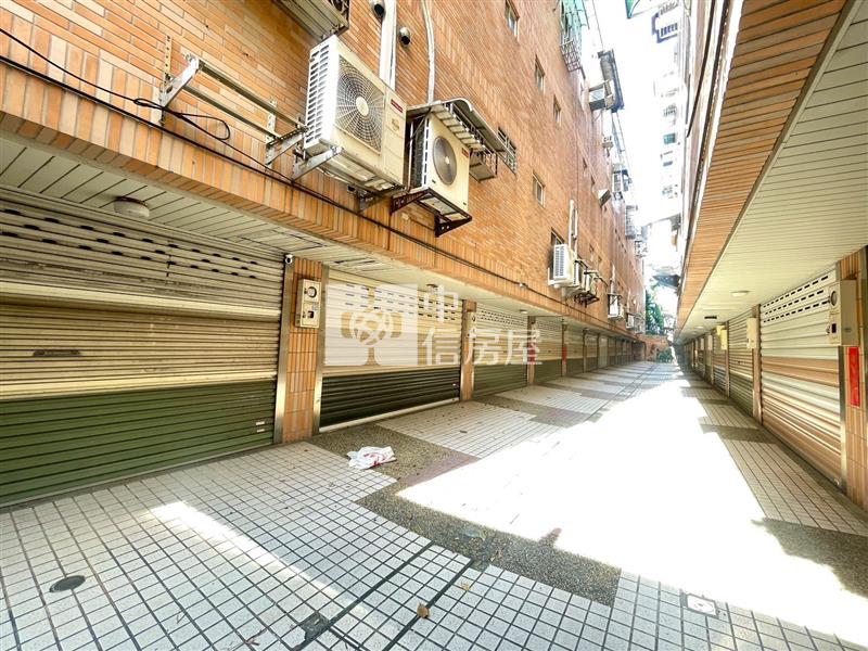 中原中壢體育園區雙車位美墅房屋室內格局與周邊環境