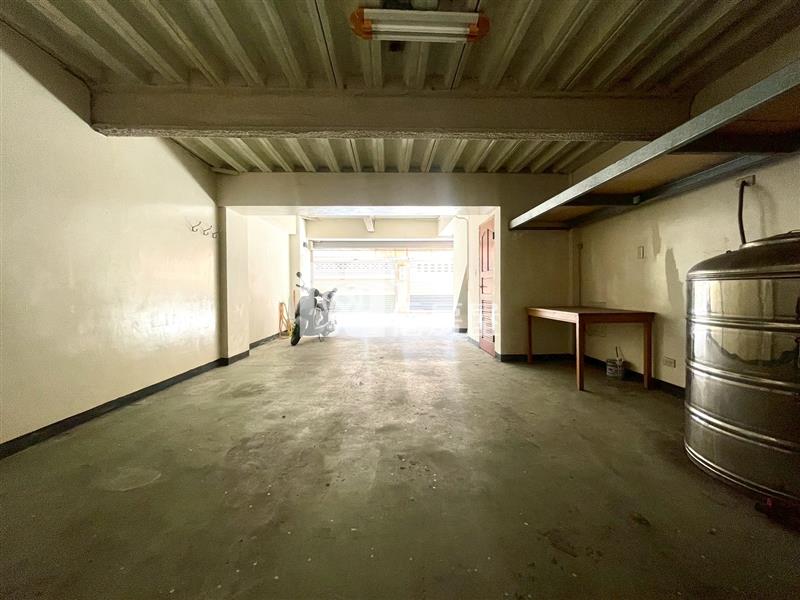 中原中壢體育園區雙車位美墅房屋室內格局與周邊環境