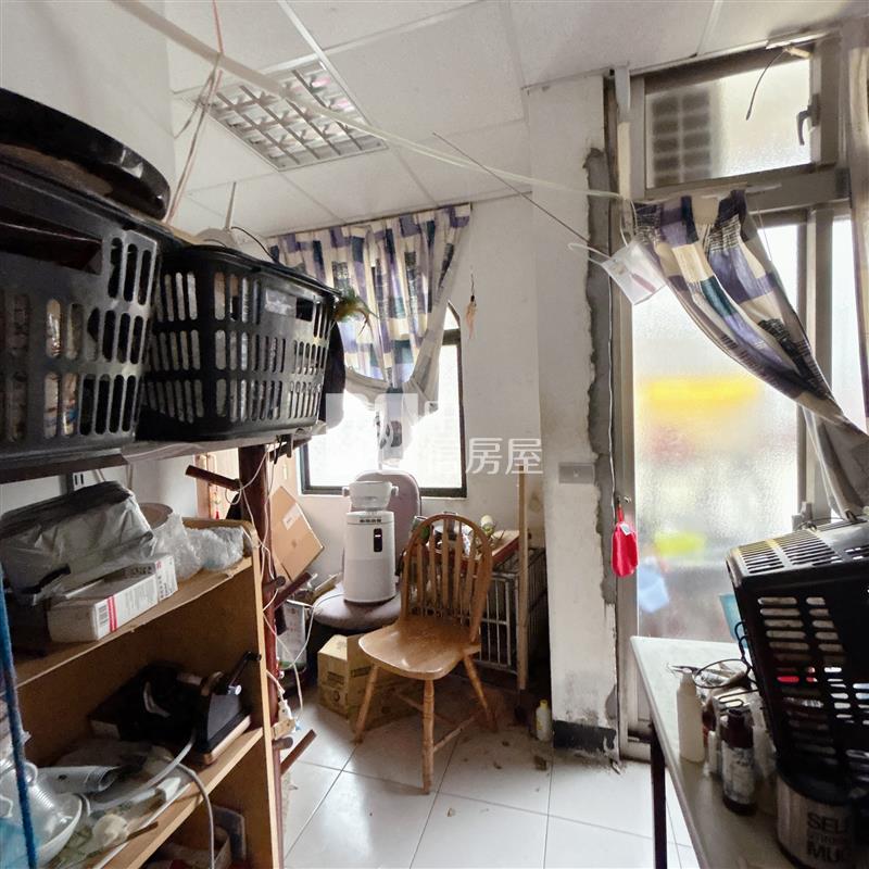 同德國中大空間車庫透天房屋室內格局與周邊環境