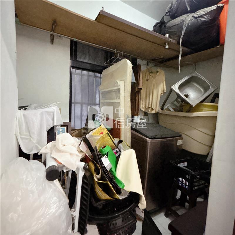 同德國中大空間車庫透天房屋室內格局與周邊環境