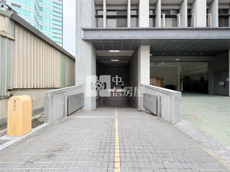 新竹獨棟科技企業電梯廠房房屋室內格局與周邊環境