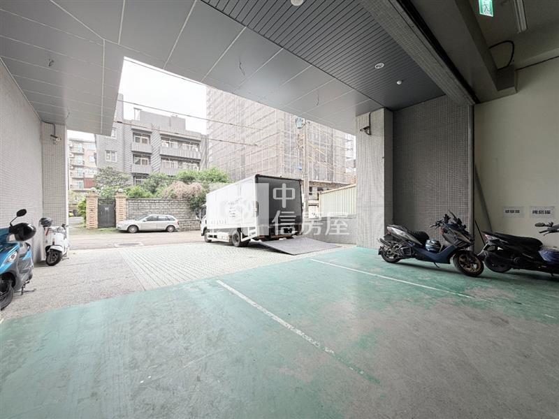 新竹獨棟科技企業電梯廠房房屋室內格局與周邊環境