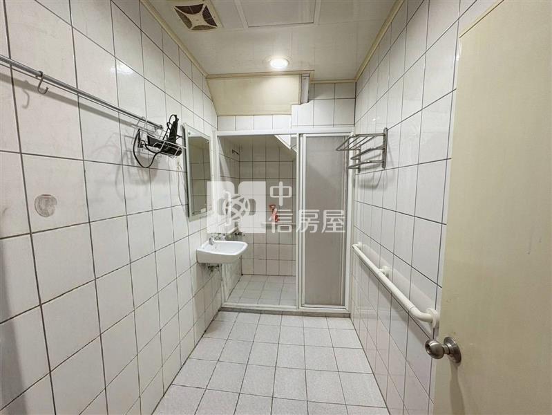 南勢國小雙車美透天房屋室內格局與周邊環境