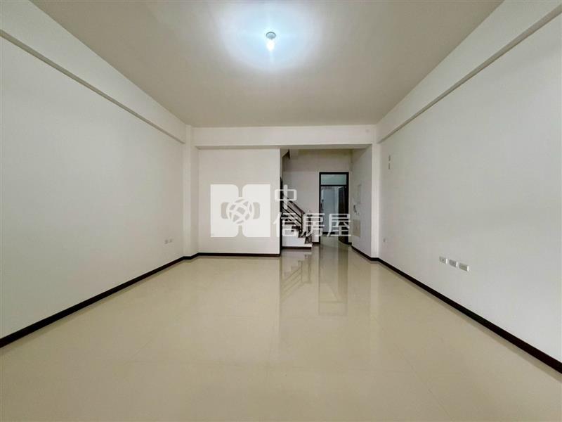 新市器宇非凡輕屋齡雙車別墅(B)房屋室內格局與周邊環境