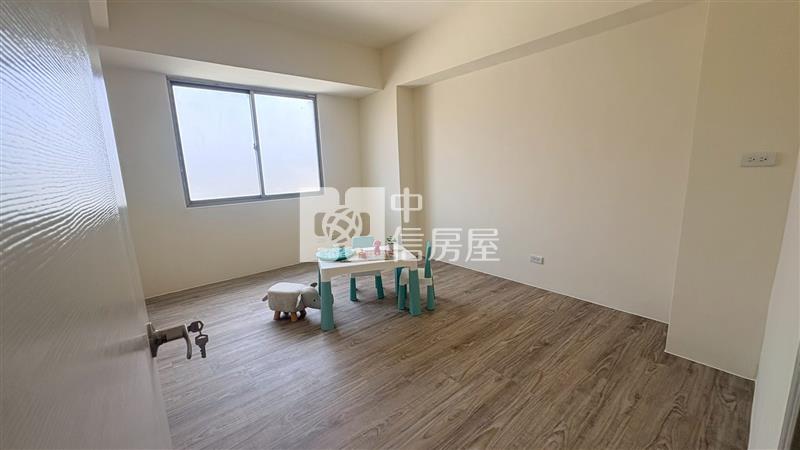 黎明電梯美三房房屋室內格局與周邊環境
