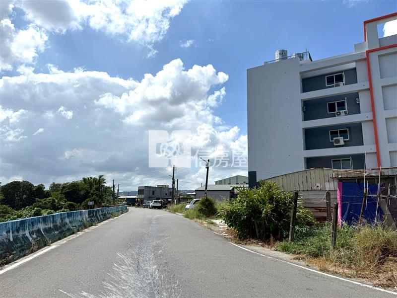 蓮鑫邑全新3房平車寓(1)房屋室內格局與周邊環境