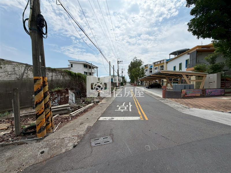 善化雙面臨路有水有電三角窗農地房屋室內格局與周邊環境