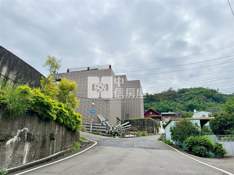 霧峰大面寬11米82坪丙建房屋室內格局與周邊環境