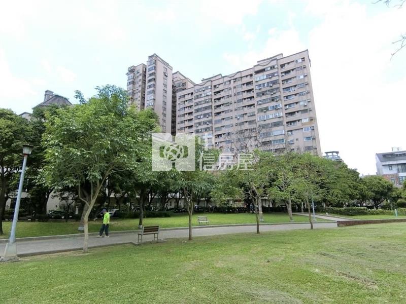 國家廣場精裝美三房房屋室內格局與周邊環境
