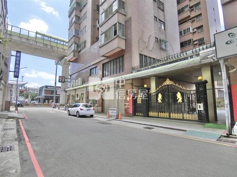 國家廣場精裝美三房房屋室內格局與周邊環境