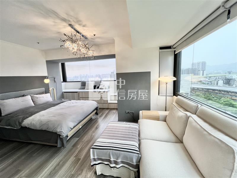 國家廣場精裝美三房房屋室內格局與周邊環境