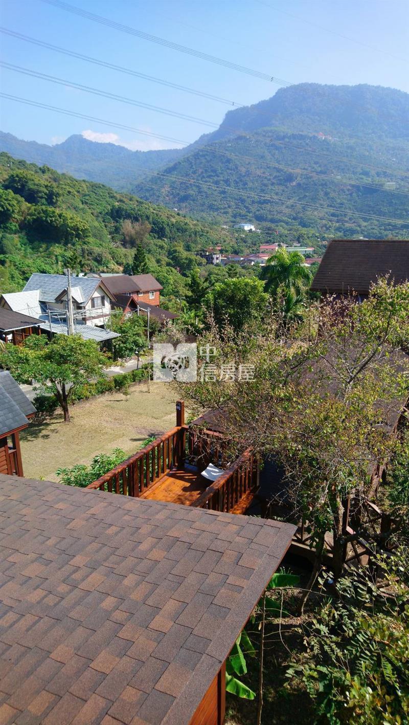 東山青山渡假溫泉小木屋房屋室內格局與周邊環境
