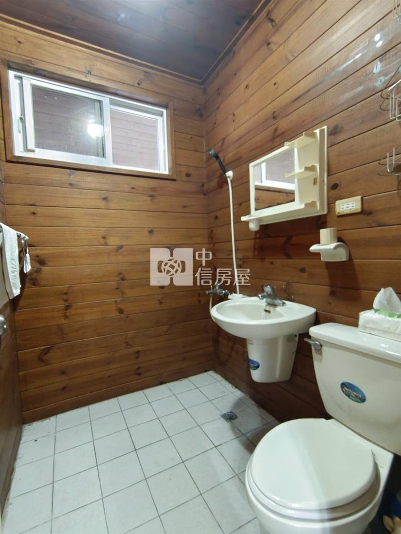 東山青山渡假溫泉小木屋房屋室內格局與周邊環境