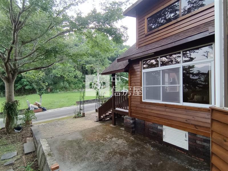 東山青山渡假溫泉小木屋房屋室內格局與周邊環境