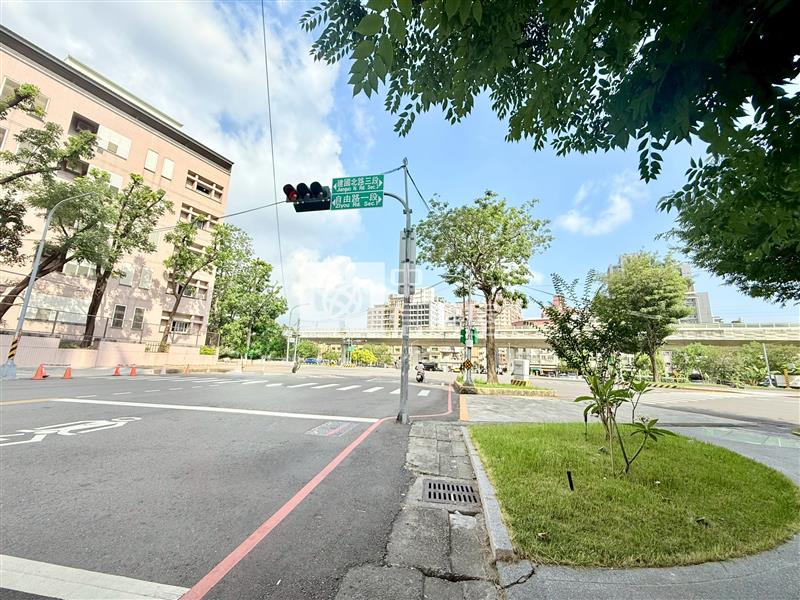 寶鴻清美樓店雙平車房屋室內格局與周邊環境