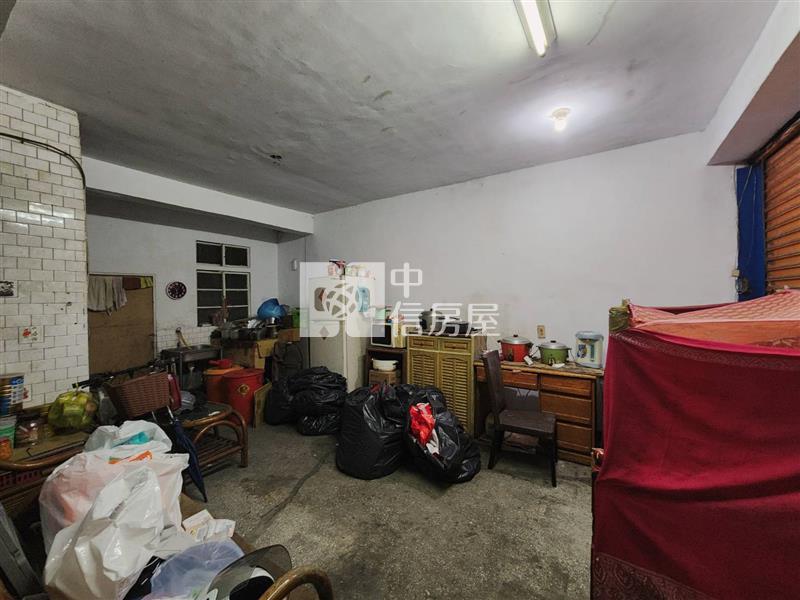 近百年大鎮山仔頂家樂福商圈活巷透天房屋室內格局與周邊環境