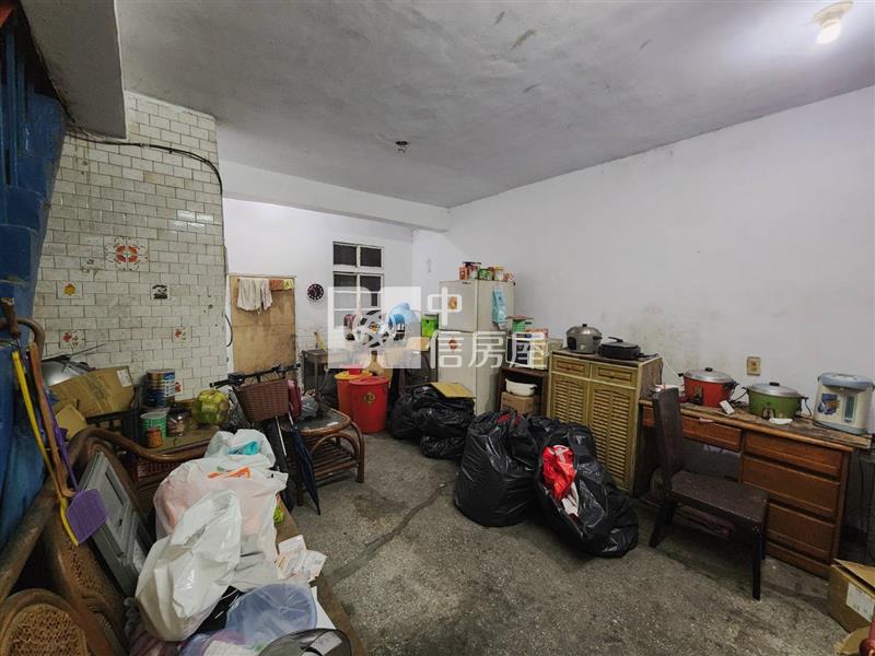 近百年大鎮山仔頂家樂福商圈活巷透天房屋室內格局與周邊環境