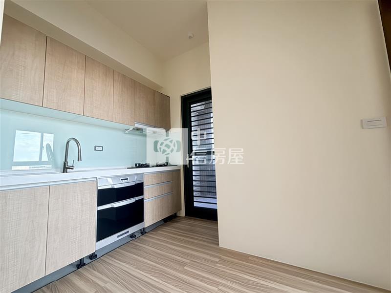 佳美城肯中港學區兩房兩衛美廈房屋室內格局與周邊環境