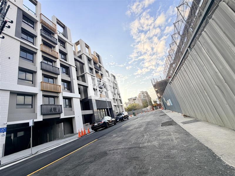 佳美城肯中港學區兩房兩衛美廈房屋室內格局與周邊環境