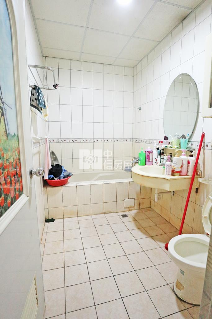 買地送屋/烏日乙工角間雙透天廠住房屋室內格局與周邊環境