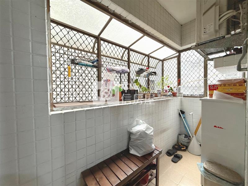 苗栗竹南🍎成家首選  低總價電梯3房車🍎近照南國中房屋室內格局與周邊環境