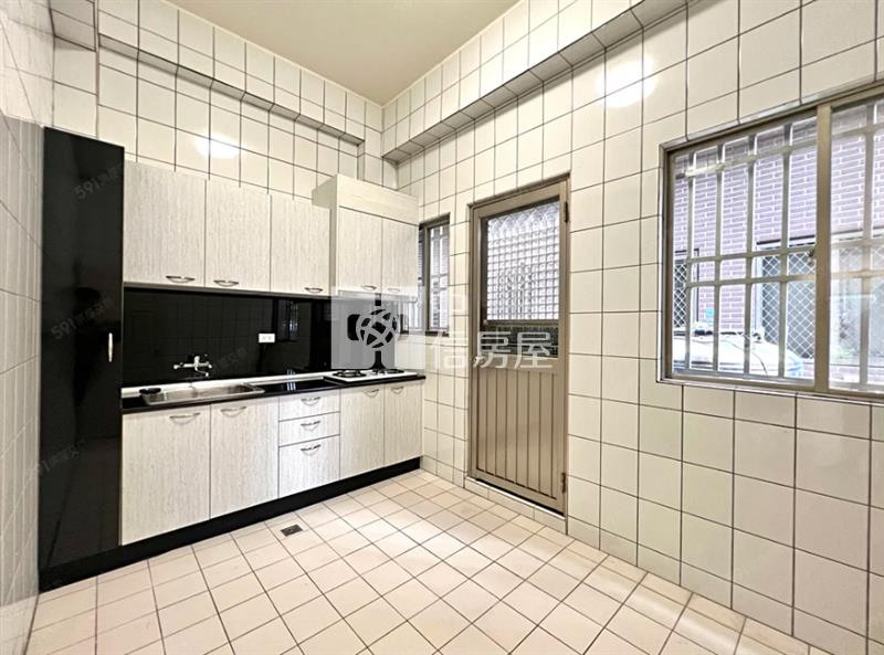 楊新路整新美別墅房屋室內格局與周邊環境
