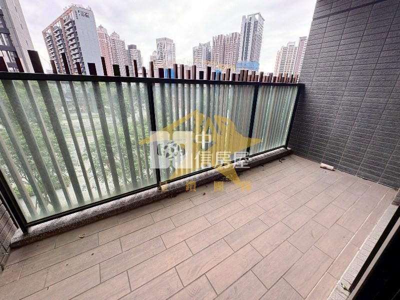 【星鑽】桃園中路俬藏泱4房雙車位(半毛胚)露台戶房屋室內格局與周邊環境