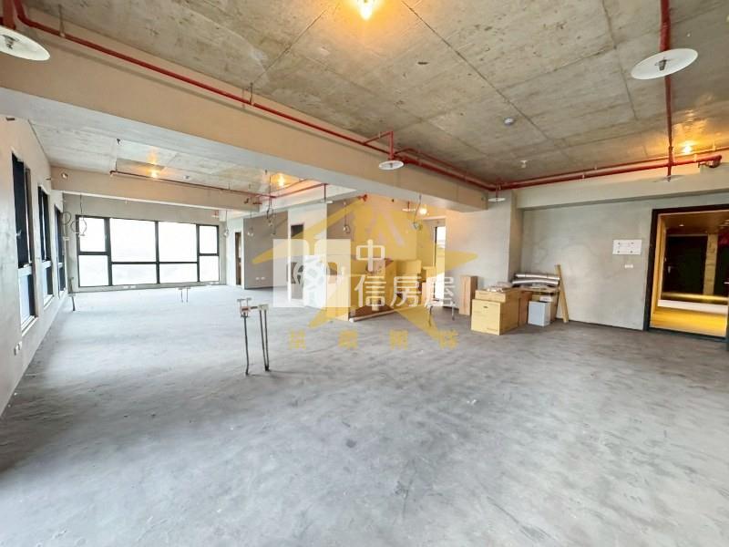 【星鑽】桃園中路俬藏泱4房雙車位(半毛胚)露台戶房屋室內格局與周邊環境