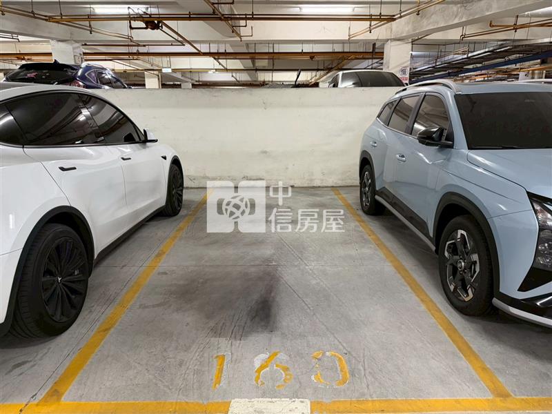 影三新城三房平車房屋室內格局與周邊環境