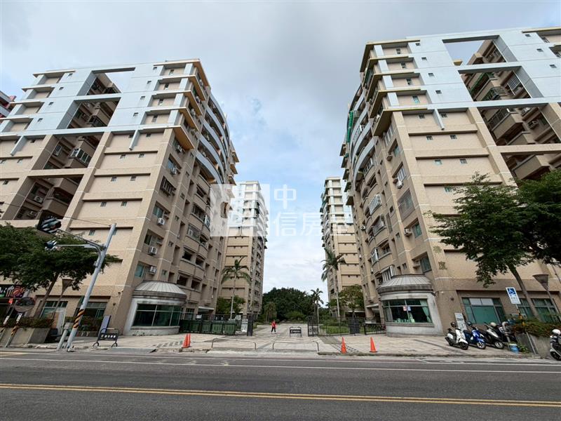 影三新城三房平車房屋室內格局與周邊環境