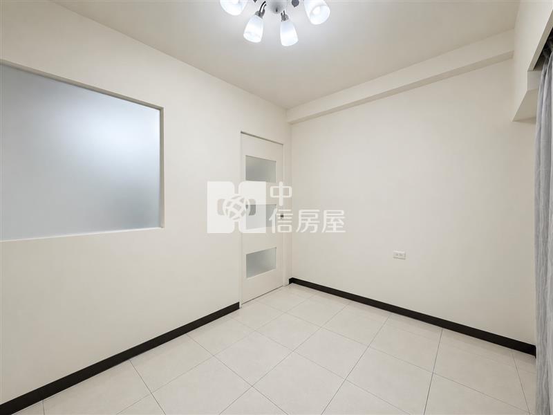 愛上杜拜套房+車位房屋室內格局與周邊環境