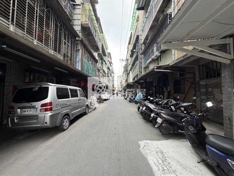 近平鎮高中公寓一樓+門口停車房屋室內格局與周邊環境