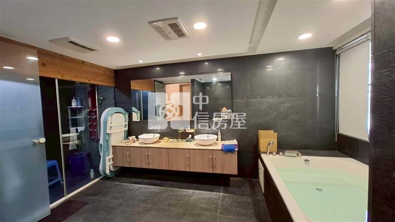 美群國小臨路透店房屋室內格局與周邊環境