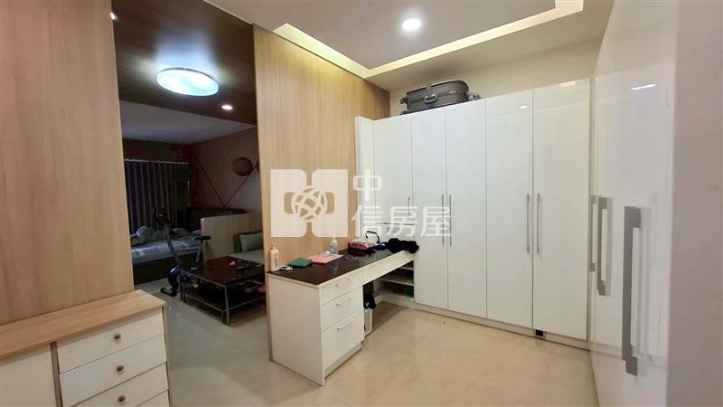美群國小臨路透店房屋室內格局與周邊環境
