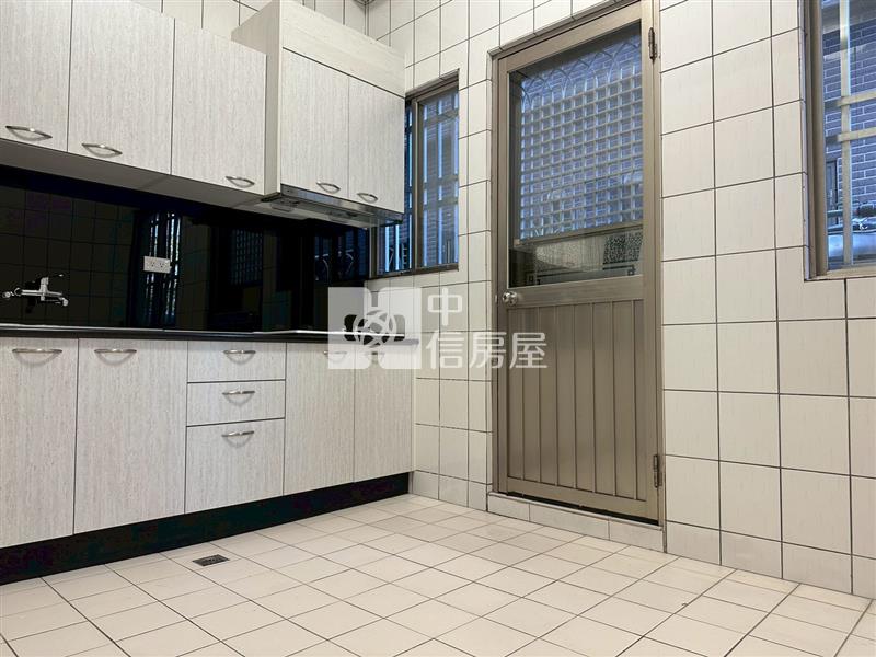 近高鐵南路椰城別莊別墅房屋室內格局與周邊環境