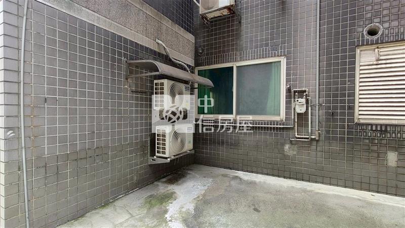 ●九如邊間一樓店面房屋室內格局與周邊環境