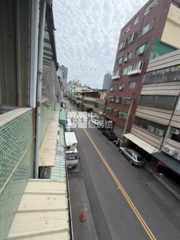 近台灣大道四段臨路透天房屋室內格局與周邊環境