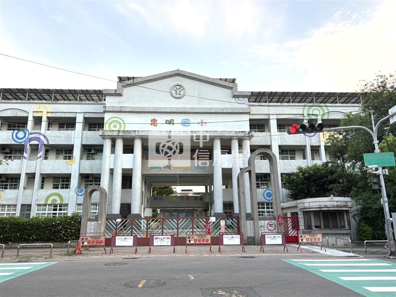 忠明國小孝親透天房屋室內格局與周邊環境