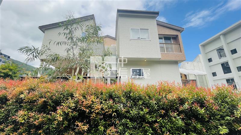 礁溪別墅區獨棟花園溫泉泳池別墅~層峰典藏房屋室內格局與周邊環境