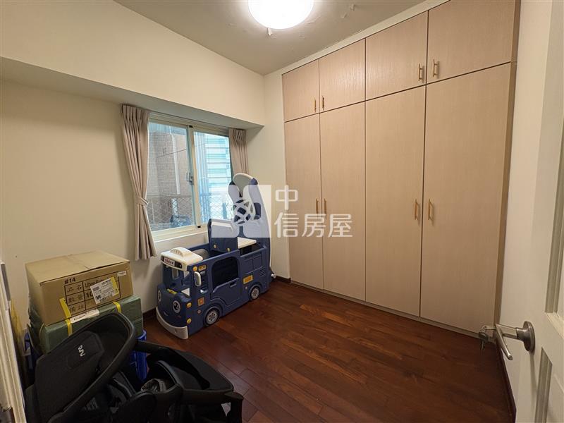 名格精裝大坪數4房車房屋室內格局與周邊環境
