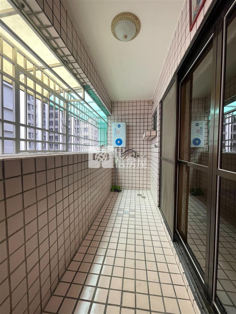 樹孝商圈低總價入門玄關兩房平車房屋室內格局與周邊環境