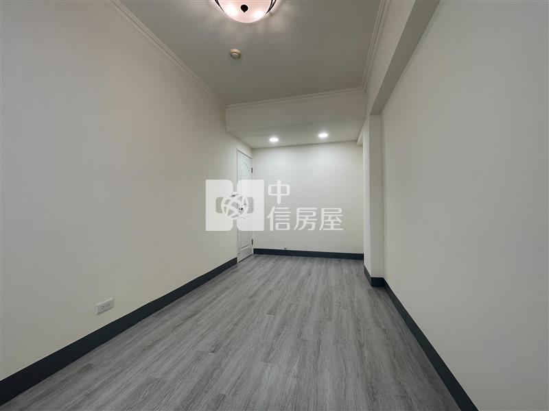 樹孝商圈低總價入門玄關兩房平車房屋室內格局與周邊環境