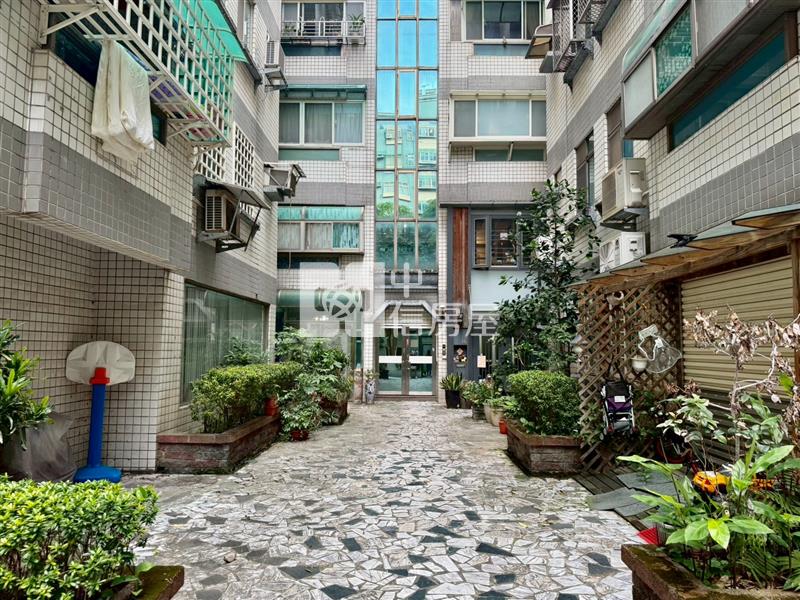 鑫聖中信-竹北市縣政五街電梯三房房屋室內格局與周邊環境