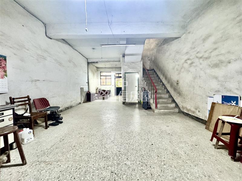 內壢高中透天-有貨梯房屋室內格局與周邊環境