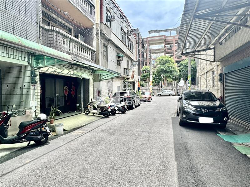 內壢高中透天-有貨梯房屋室內格局與周邊環境
