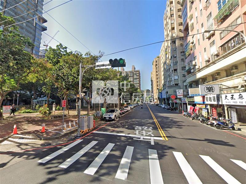 低總價上安路面公園店面房屋室內格局與周邊環境