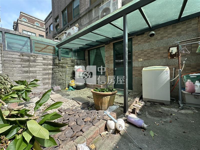 中科邊間別墅房屋室內格局與周邊環境