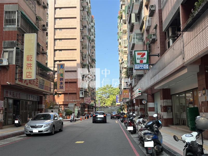 左營火車站翠華國宅邊間三房房屋室內格局與周邊環境