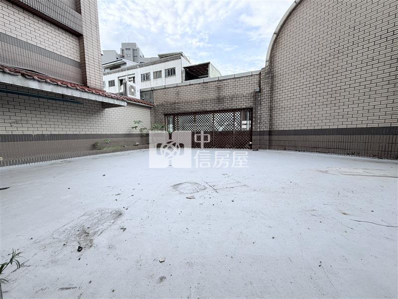 巨城龍大觀百坪大宅露臺戶房屋室內格局與周邊環境