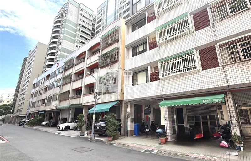 中科世貿臨路透天房屋室內格局與周邊環境